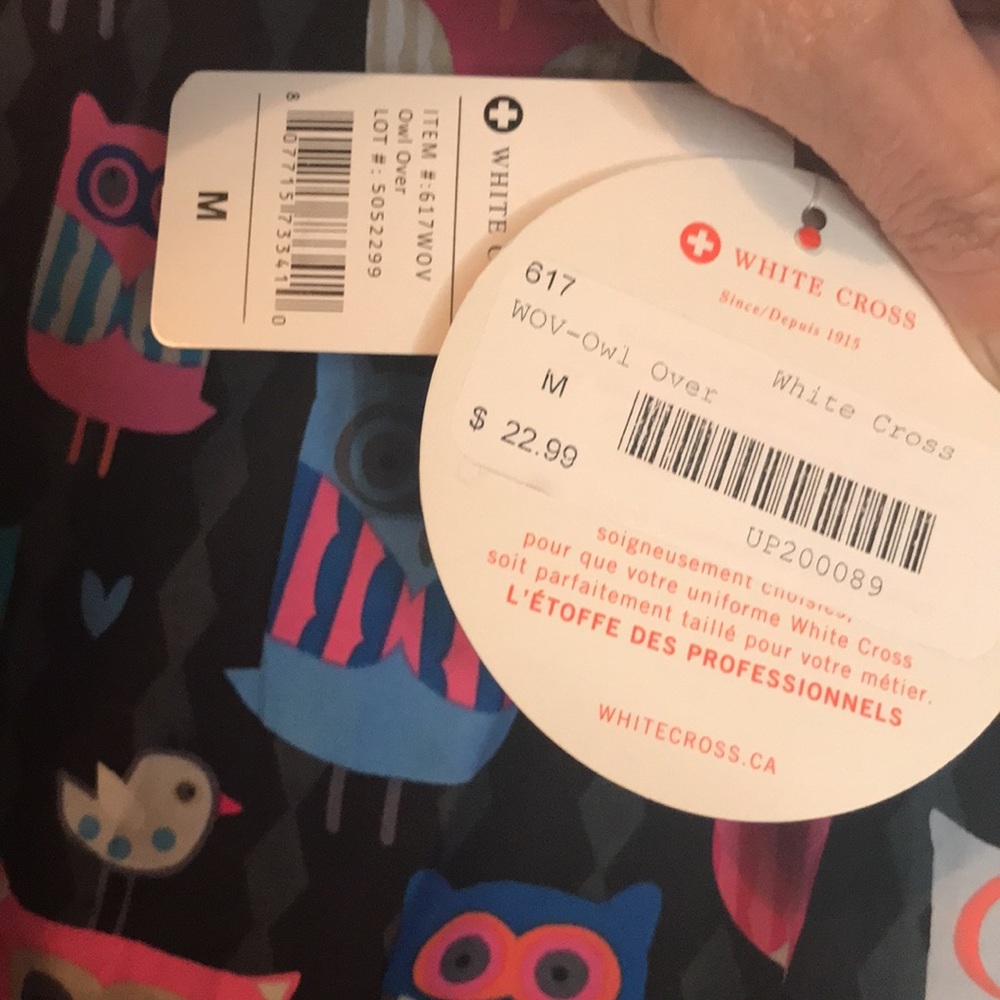White Cross Owl Print Scrub Top Shirt Size M NEW with Tag - Picture 6 of 7
